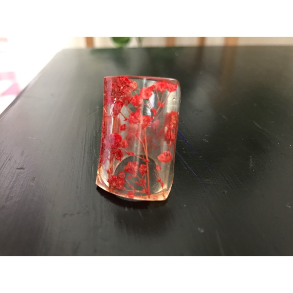 Resin dried flower ring